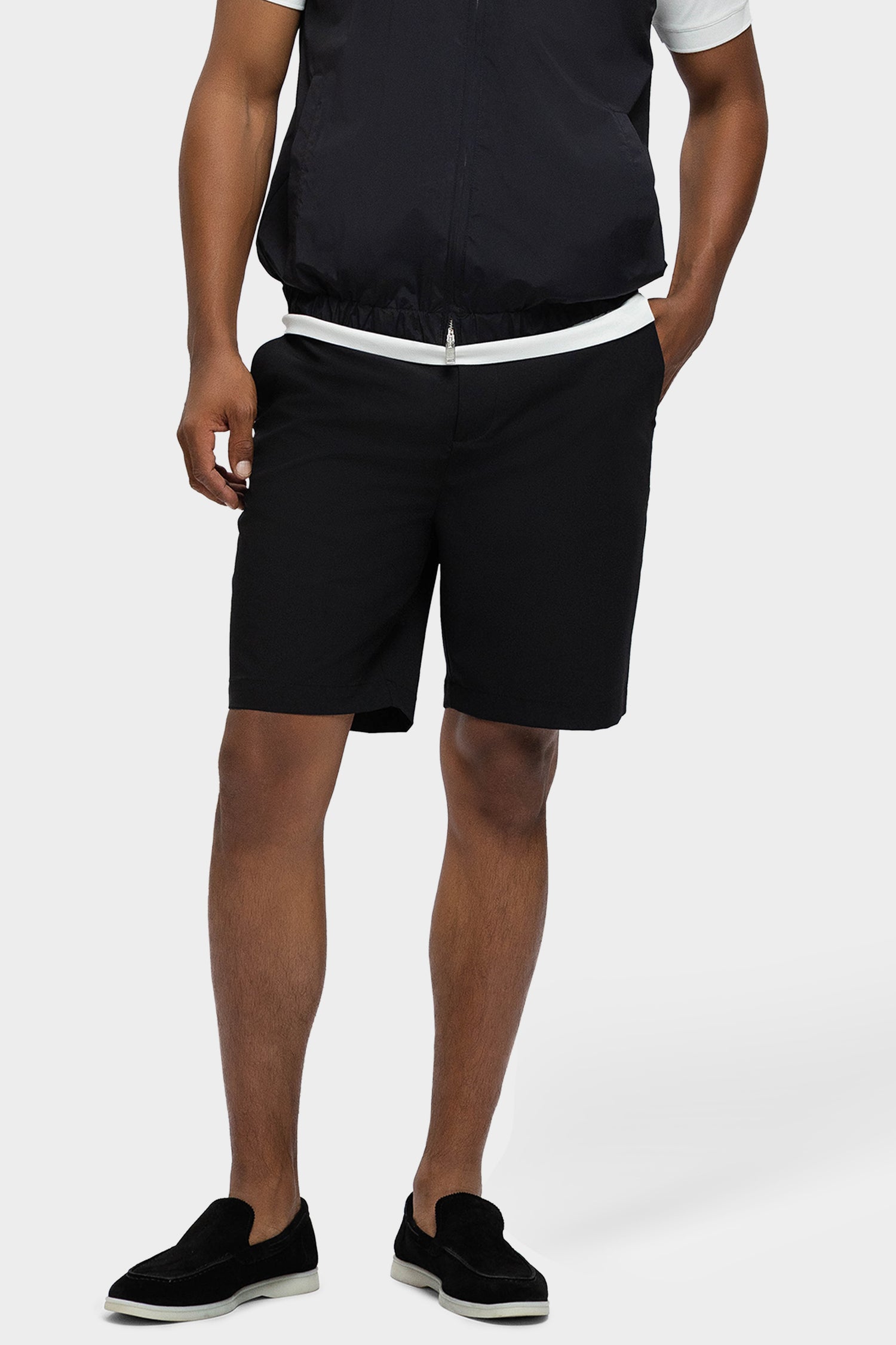Orelio Shorts Black